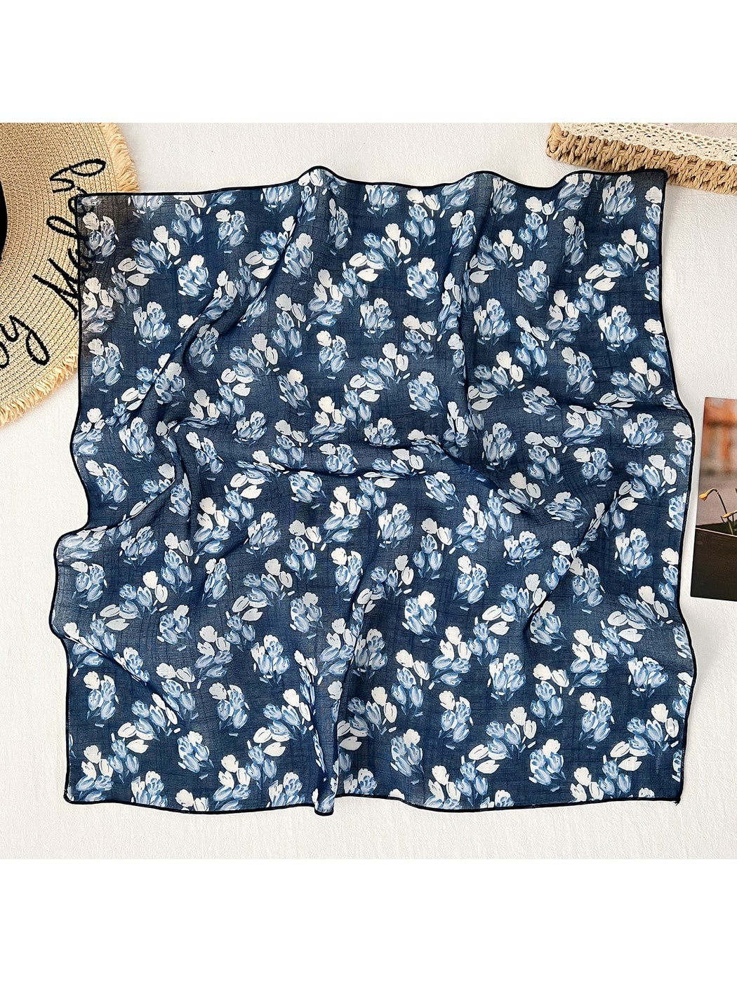 Scarvii - Floral Print Casual Neck Accent Square Scarf