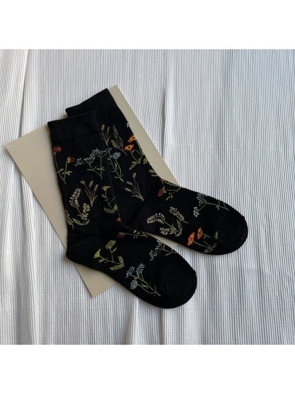 Rufia - Delicate Botanical Embroidery Crew Socks product image 2