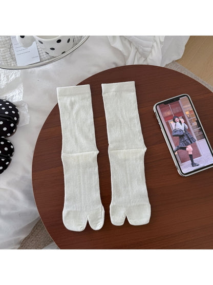 Rufia - Solid Color Split Toe Socks