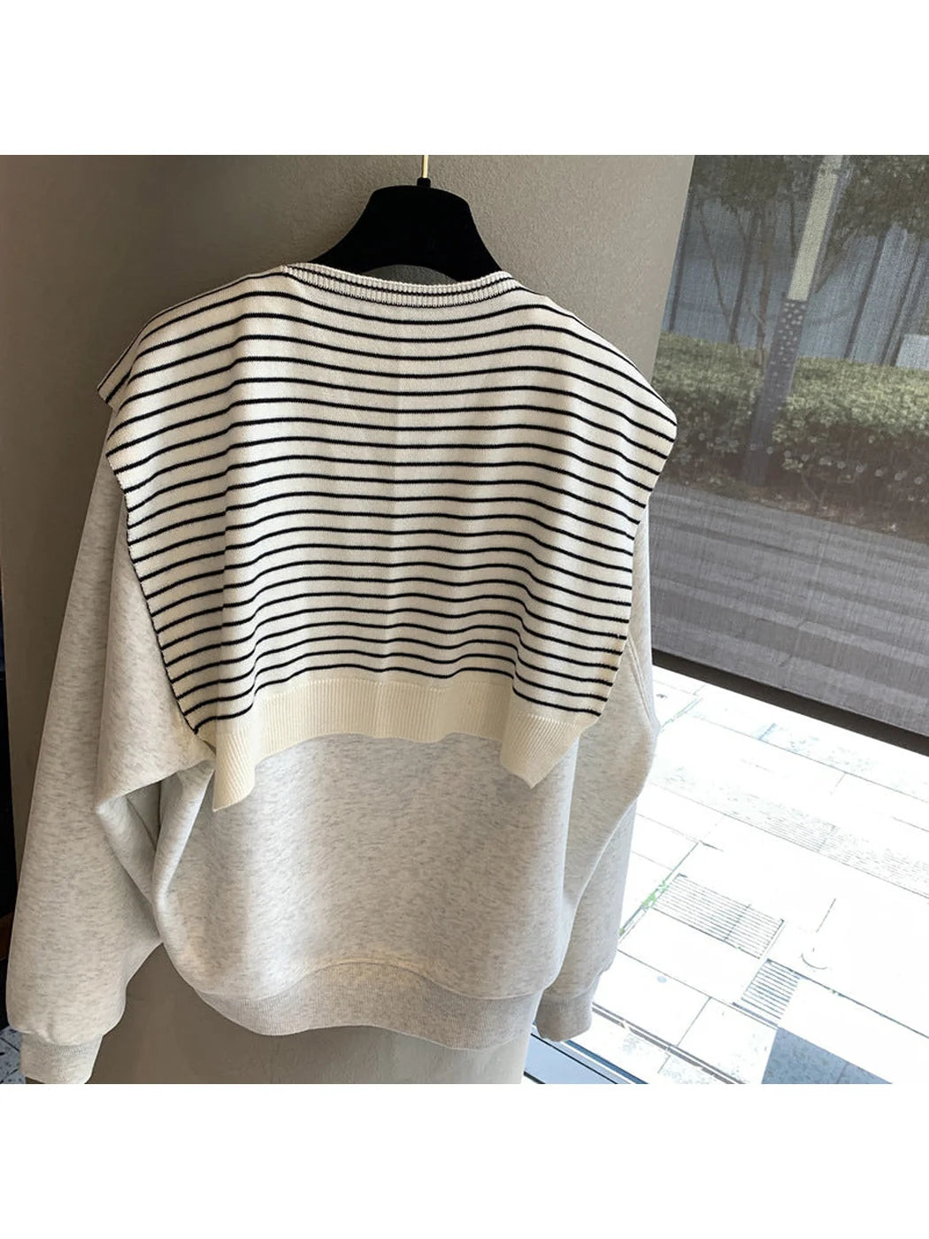 Scarvii - Horizontal Stripe scarf-style shoulder wrap
