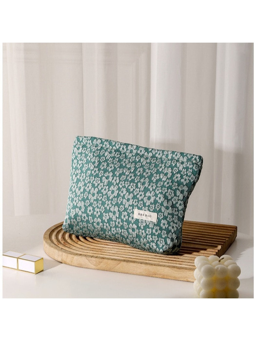 Cosbai - Geometric Print Handheld Makeup Bag