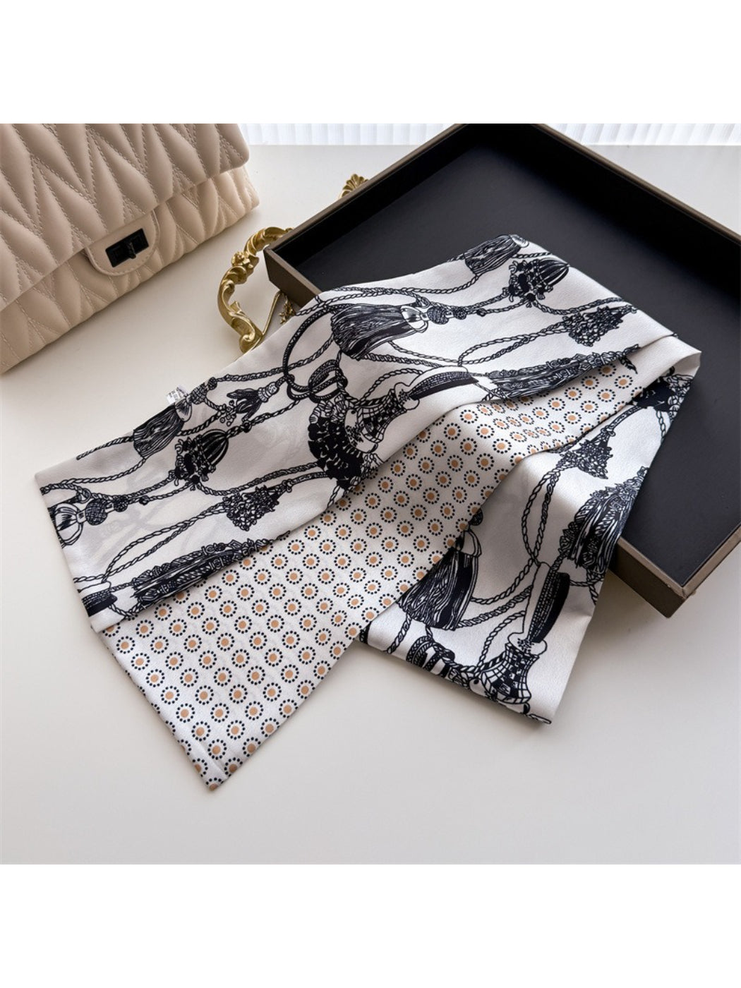 Scarvii Black White Chain Print Skinny Scarf