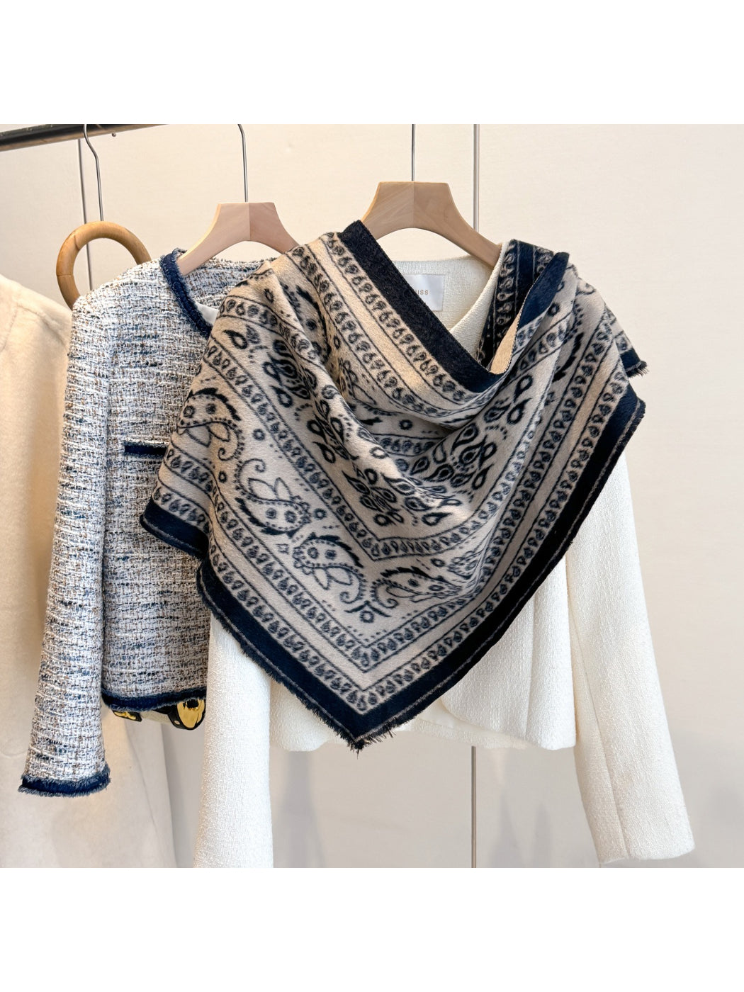 Scarvii - Vintage Paisley Triangle Shawl