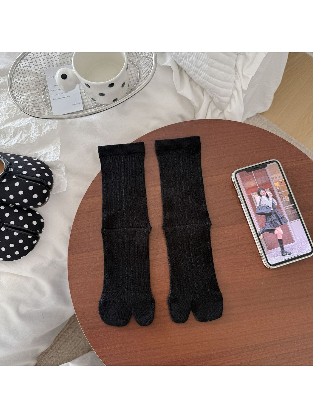 Rufia - Solid Color Split Toe Socks