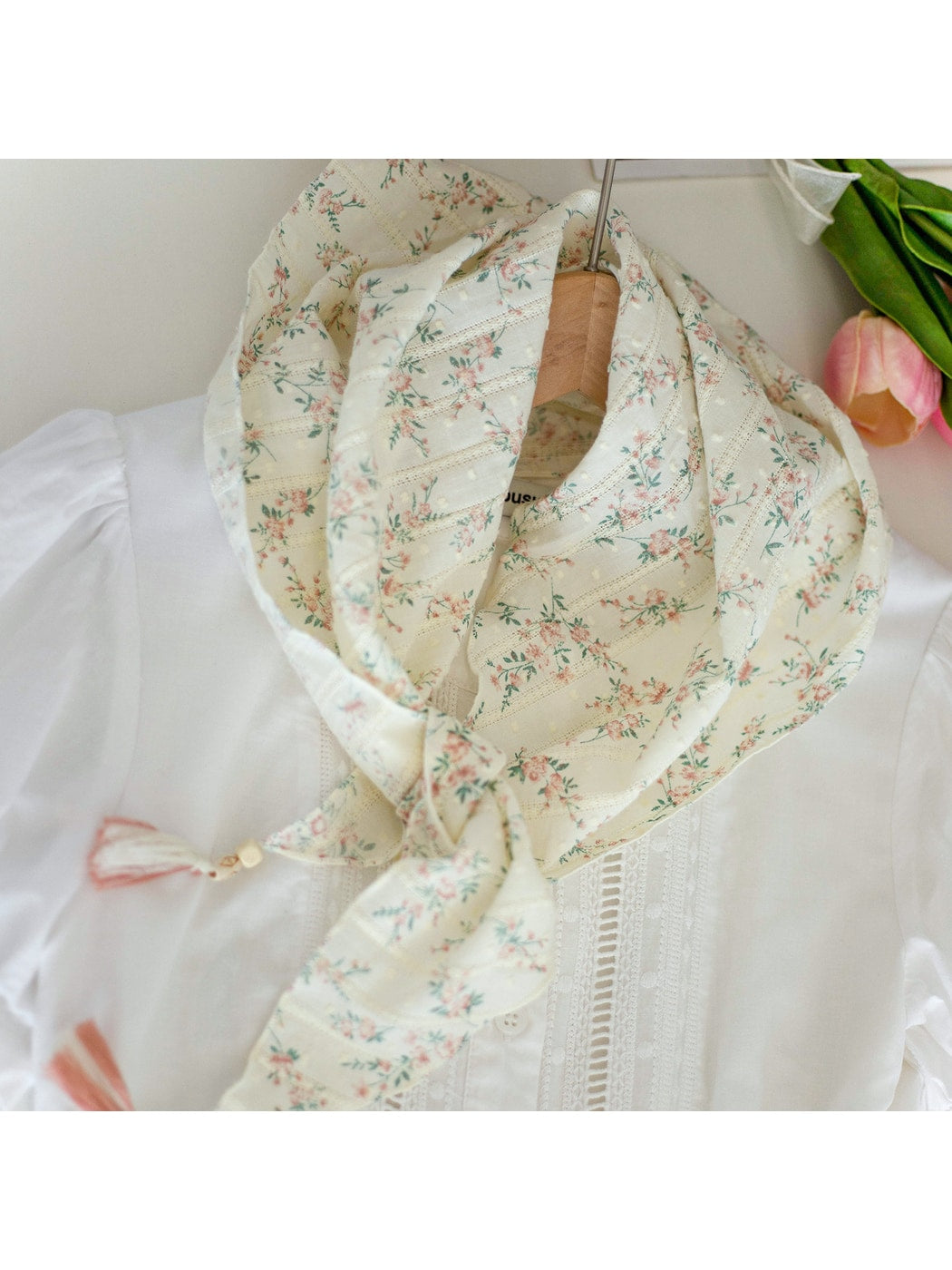 Scarvii - Sweet Floral Print Triangle Bandana
