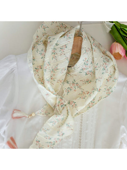 Scarvii - Sweet Floral Print Triangle Bandana