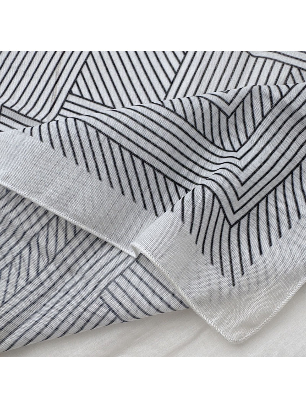 Scarvii - Geometric Print Lightweight Square Scarf