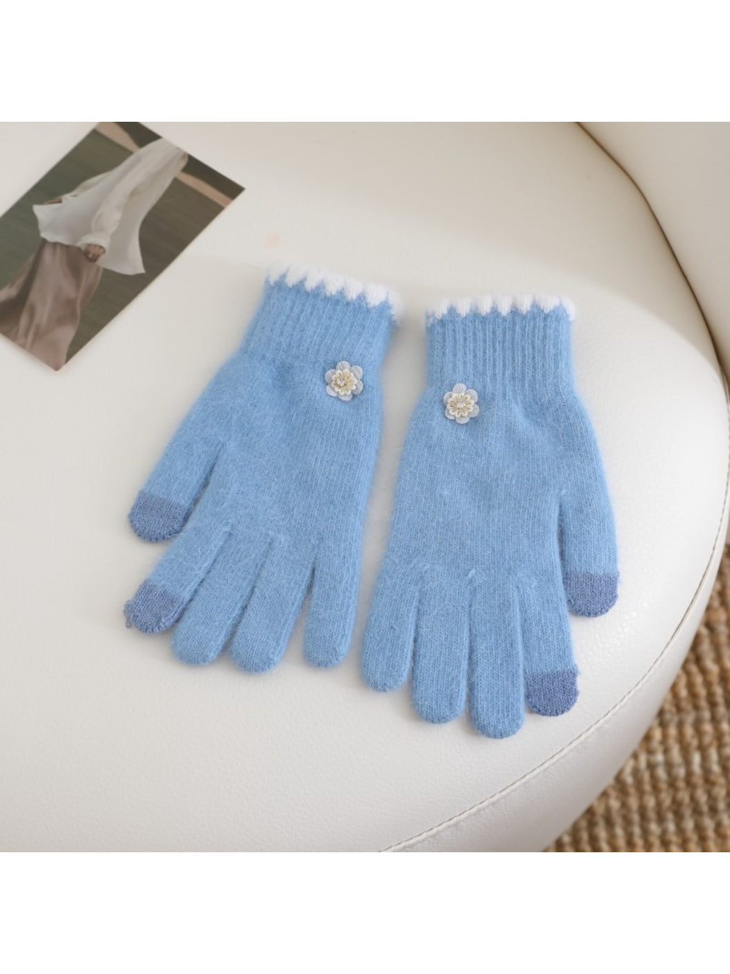 Gloving - Floral Accent Touchscreen Gloves