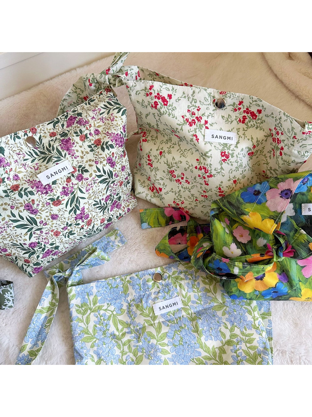 Cosbai - Vintage Garden Pattern Shoulder Bag