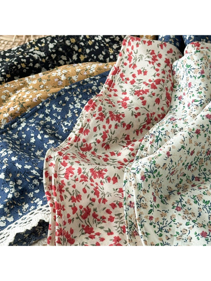 Scarvii - Ditsy Floral Lace Trim Triangle Scarf