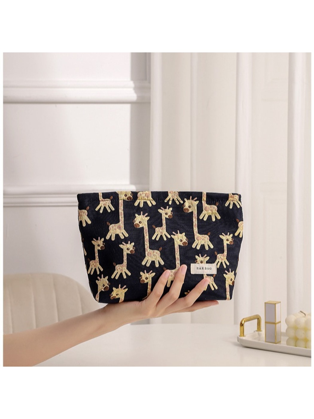 Cosbai - Cute Giraffe Print Handheld Cosmetic Bag