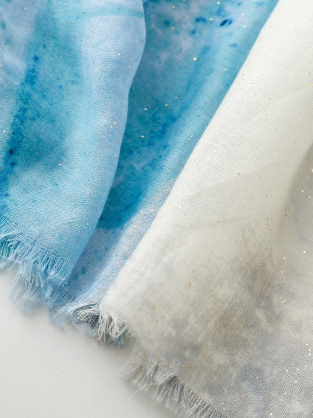 Scarvii - Gradient Style Scarf with Iris Print