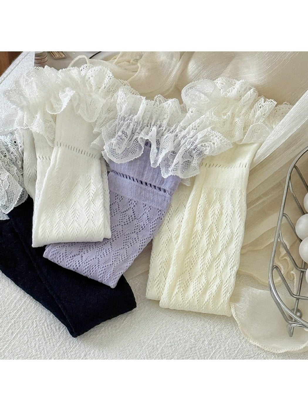 Rufia - Retro Lace Ruffle Trim Openwork Crew Socks