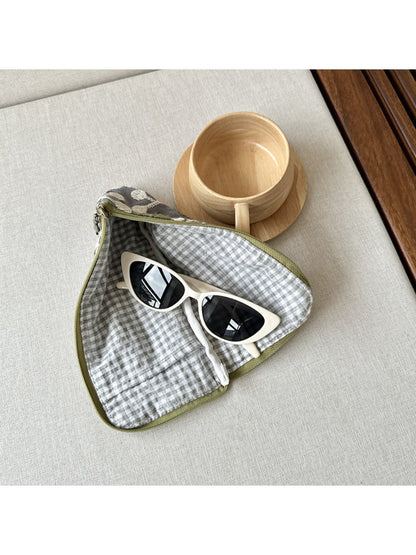 Cosbai - Embroidered Zipper Makeup Pouch