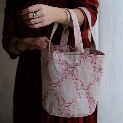Close-up of the sketch horse print on the Cosbai tote bag