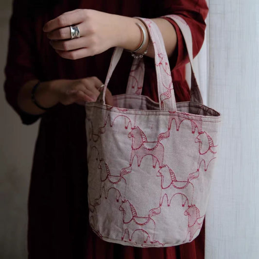 Close-up of the sketch horse print on the Cosbai tote bag