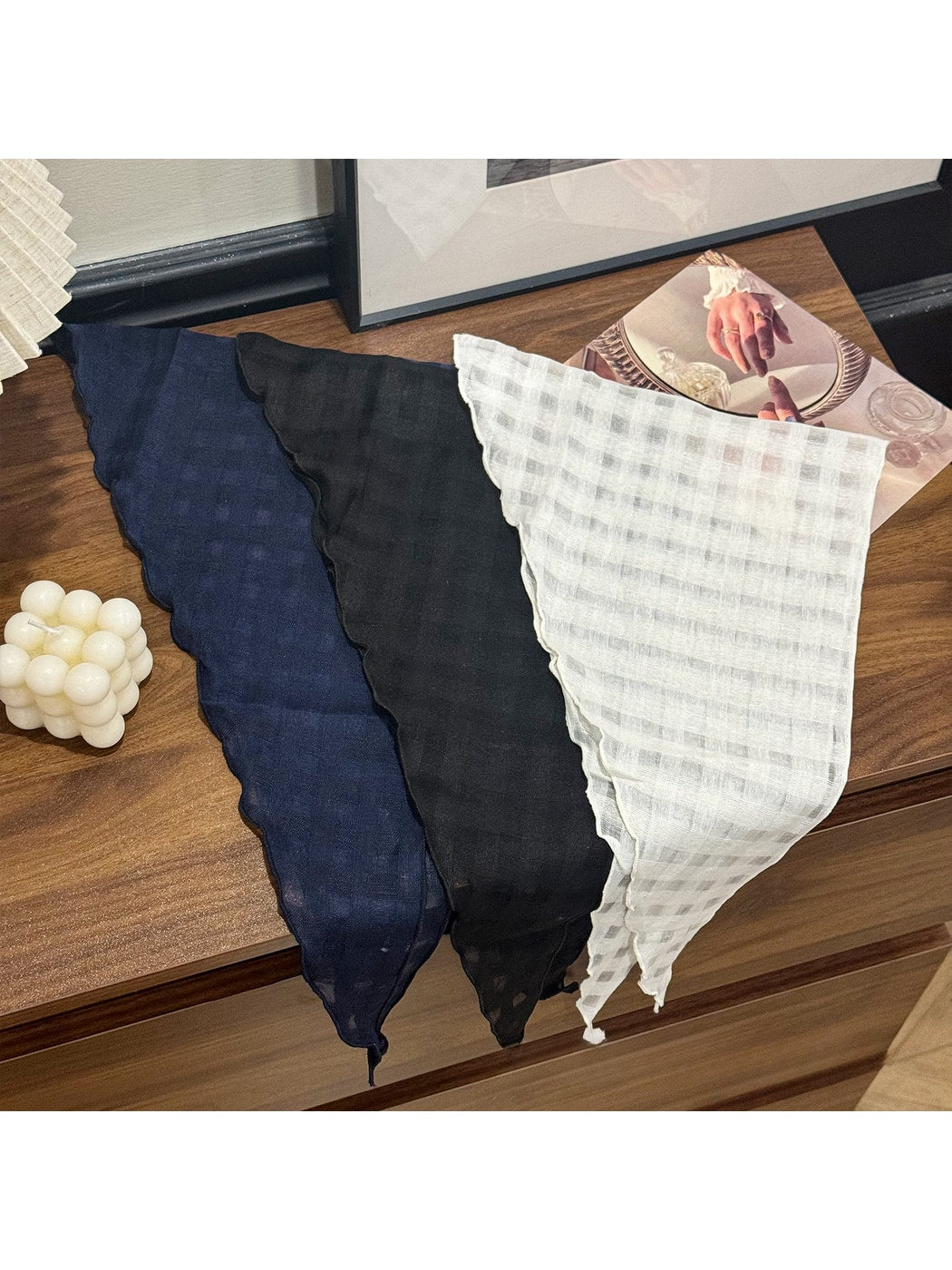 Scarvii - Scalloped Edge Check Triangle Bandana