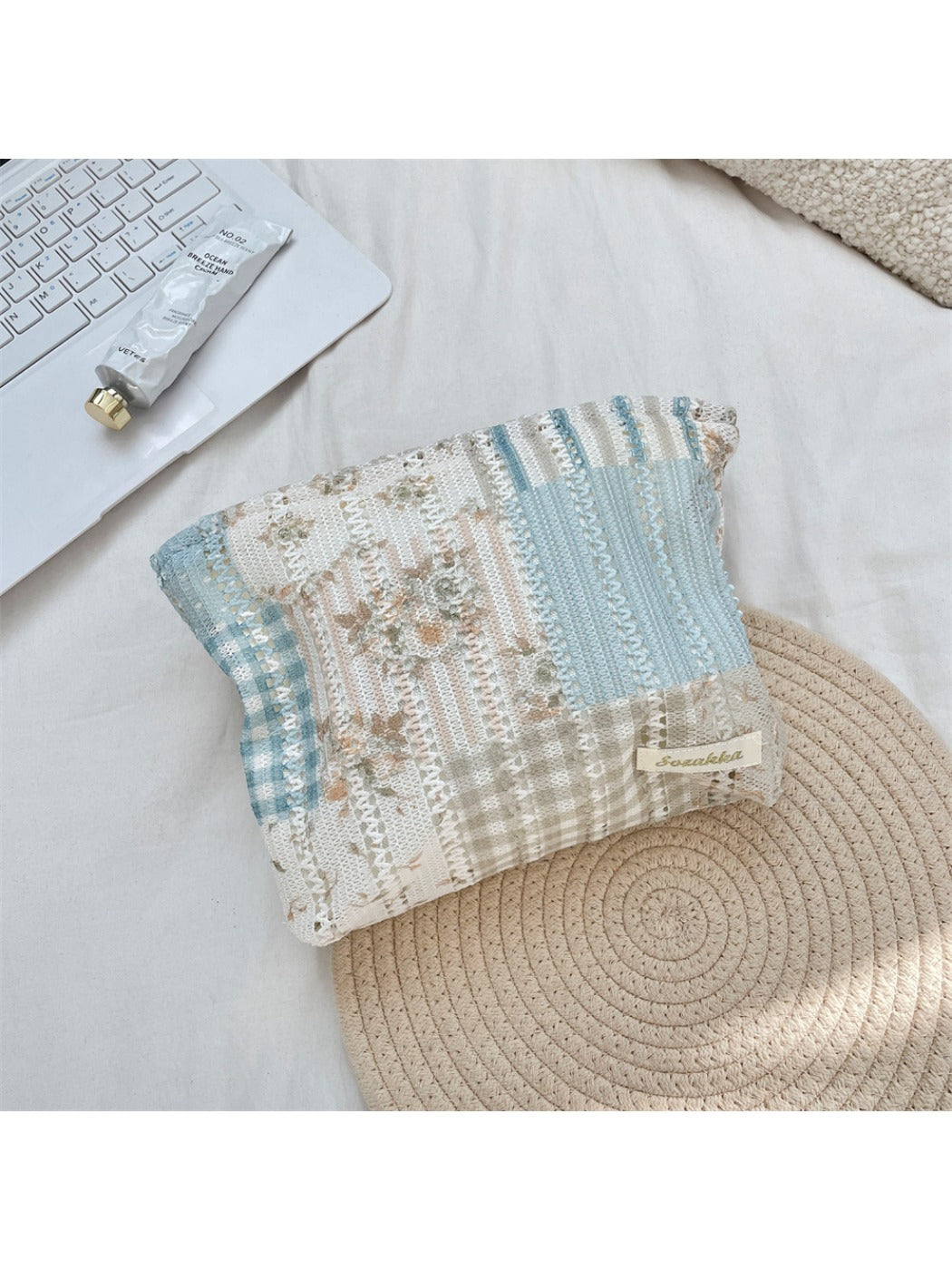 Cosbai – Cosmetic Pouch with Floral Print