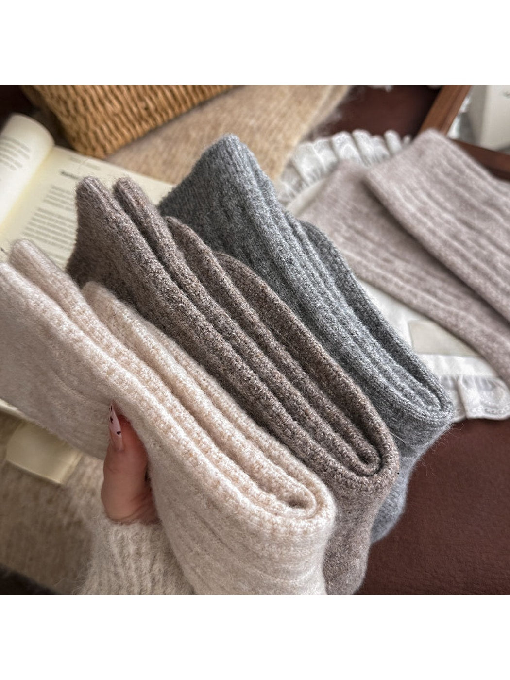 Rufia - Solid Color Ribbed Casual Crew Socks