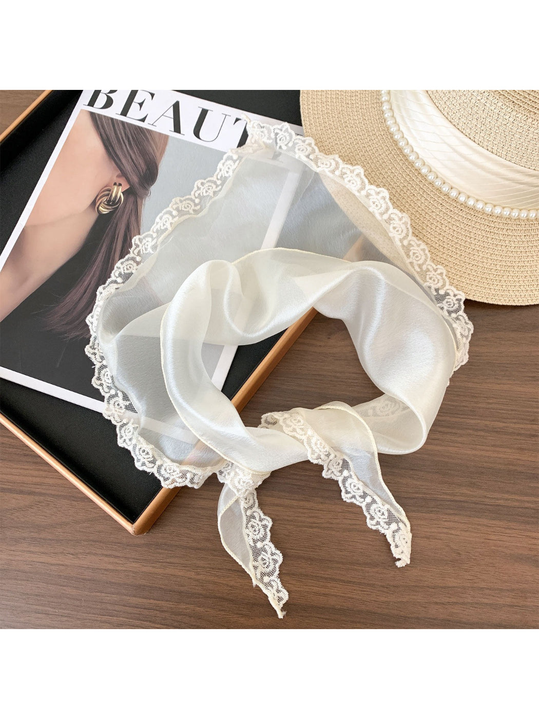 Scarvii - Vintage Elegant Lace Triangle Scarf