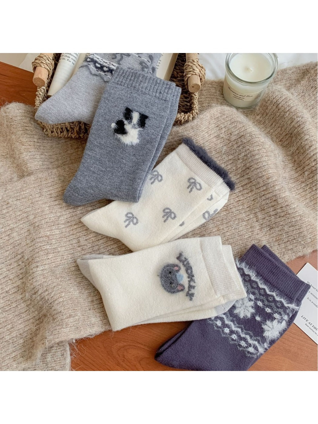 Rufia – Plush Socks with Puppy & Bow Print