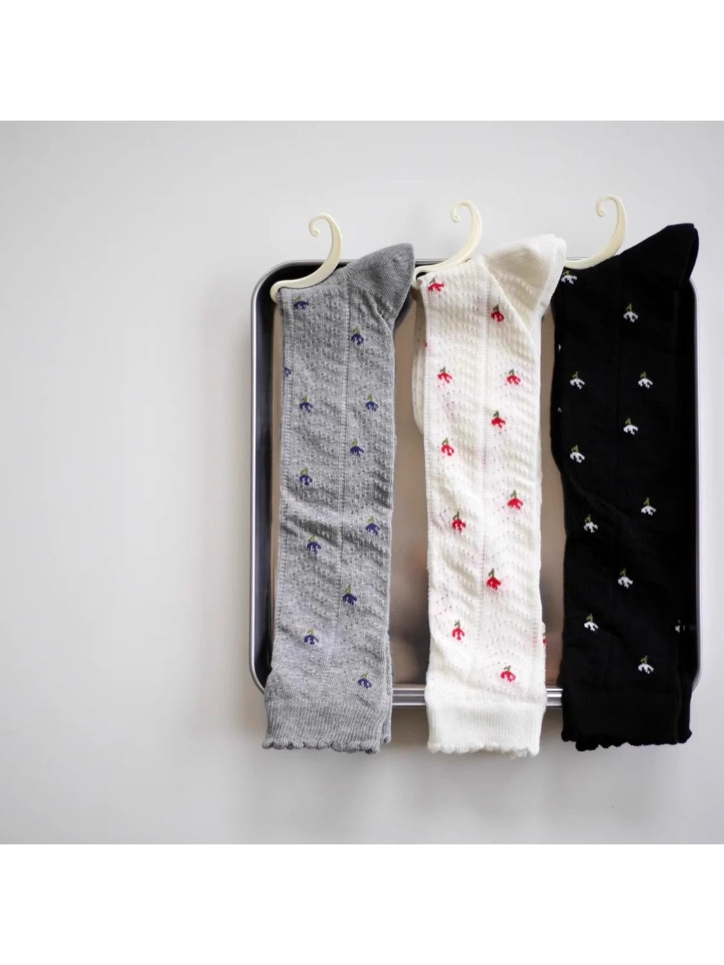 Rufia - Floral Pattern Ruffle Mid Calf Socks
