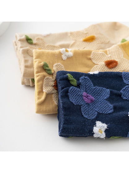 Rufia - Floral Relief Pattern Casual Crew Socks