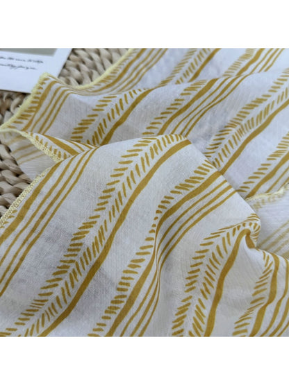 Scarvii - Stripe Print Triangle Bandana