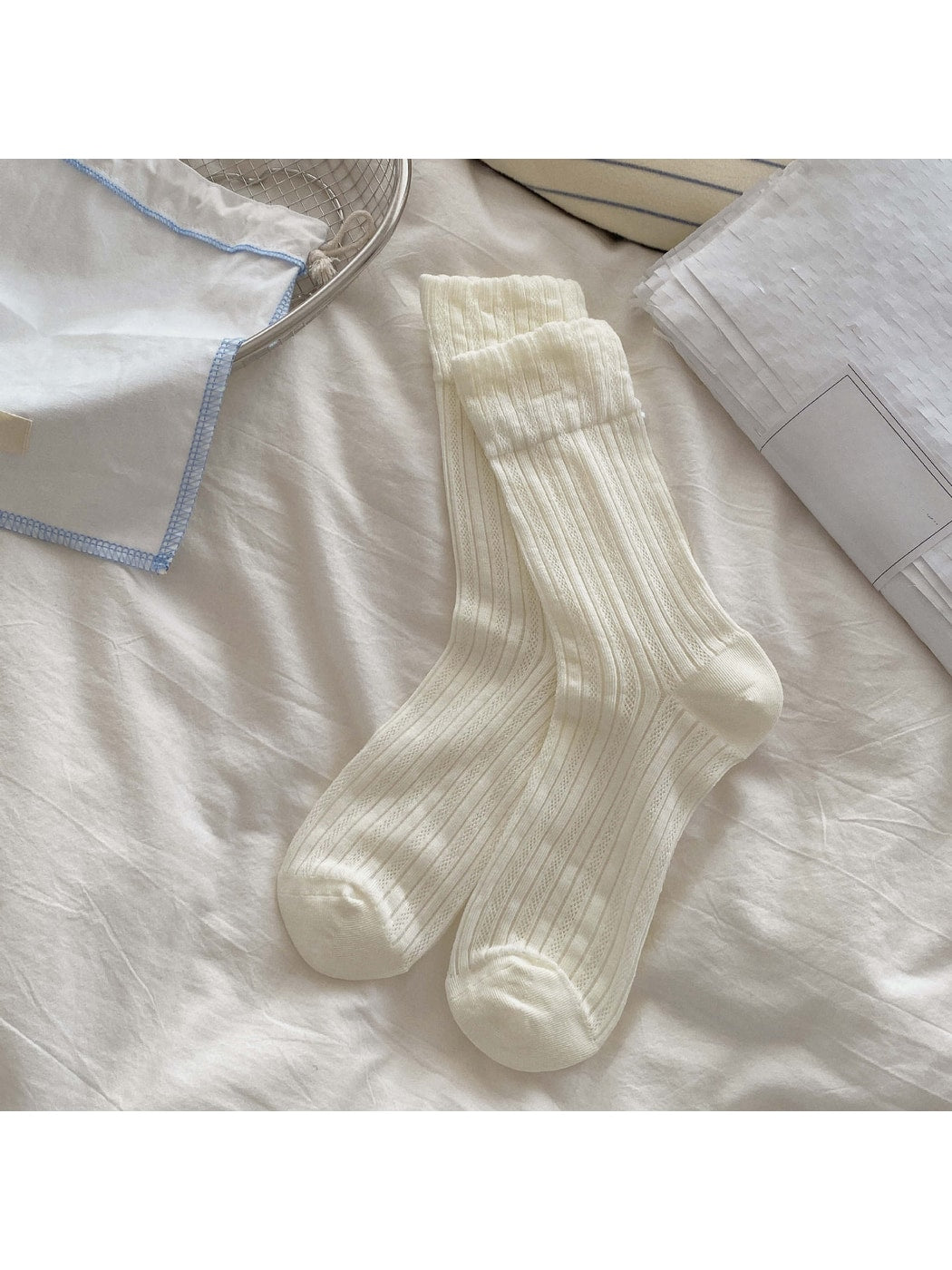 Rufia - White Color Lace Detail Crew Socks