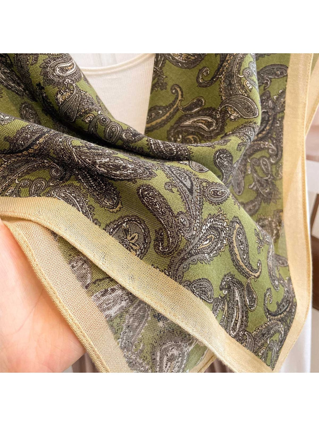 Scarvii - Bordered Paisley Pattern Fashion Square Scarf