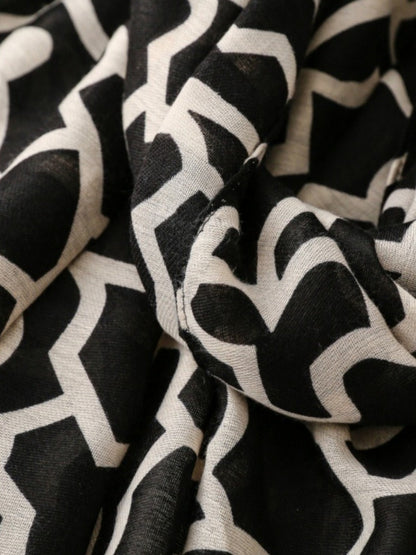 Scarvii - Minimalist Geometric Print Scarf & Shawls