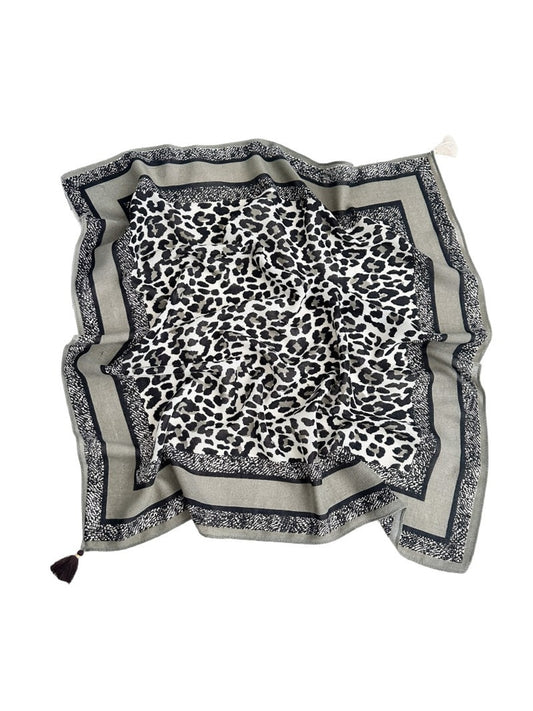 Scarvii - Classic Leopard Pattern Fashion Square Scarf