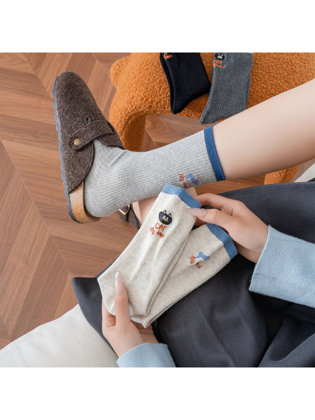 Rufia – Color-Block Cat & Fish Embroidery Socks
