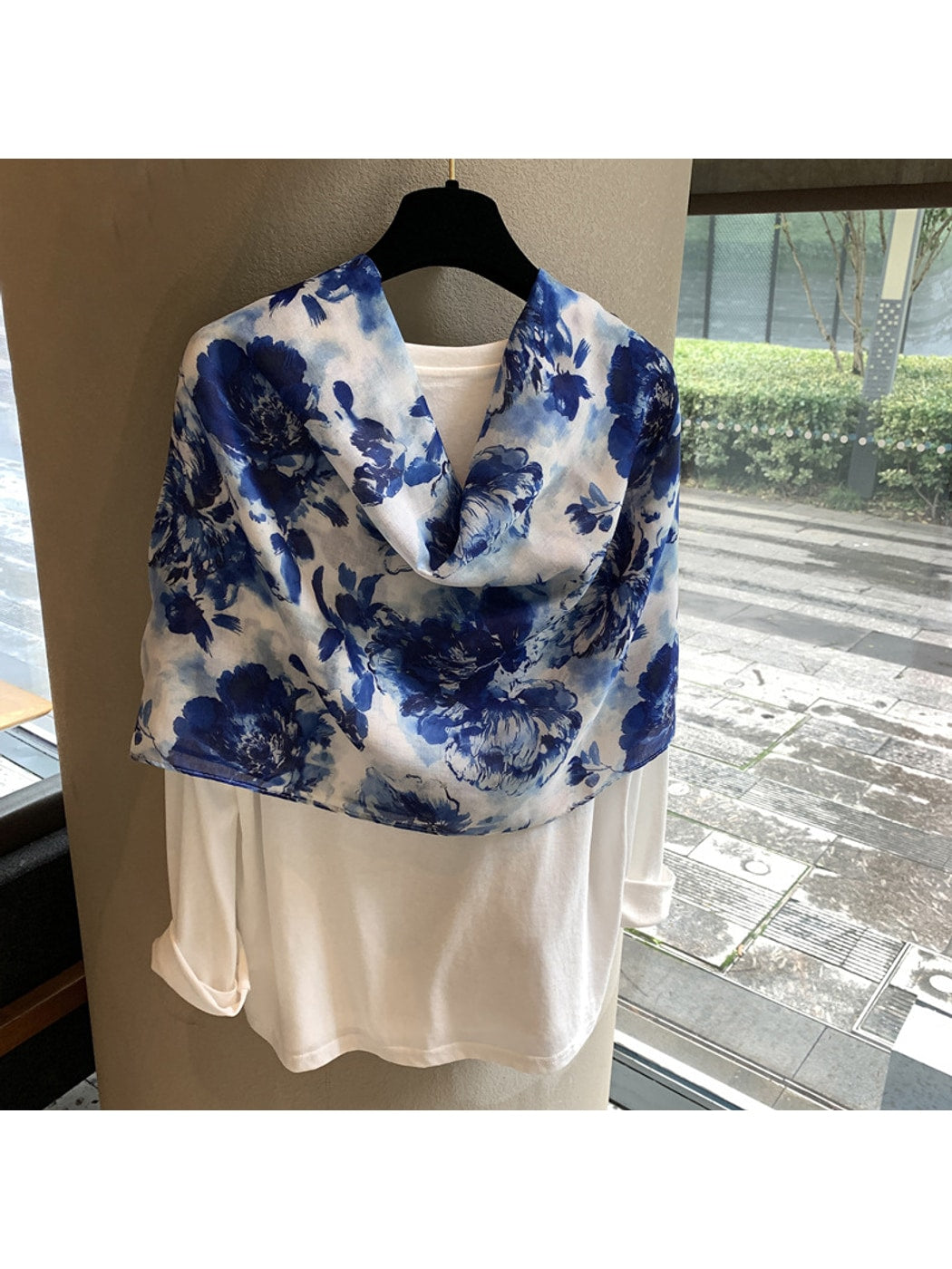Scarvii - Blue Floral Rectangular Shawl Scarf