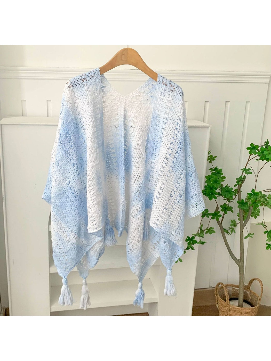 Scarvii - Gradient Openwork Tassel Trim Cape Shawl