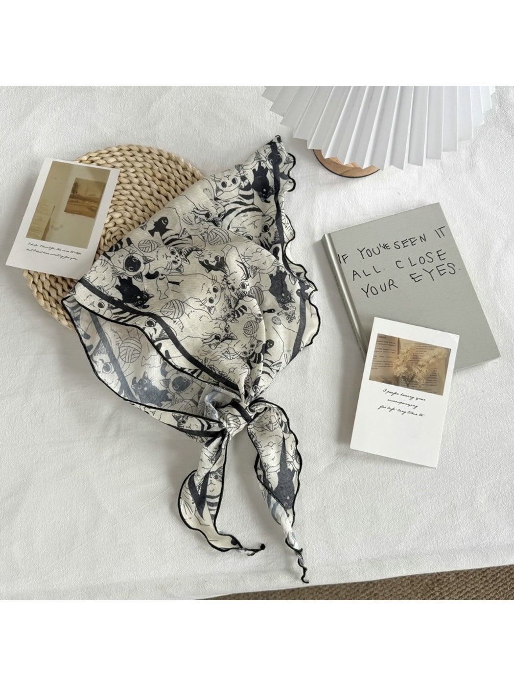 Scarvii - Elegant Classic Printed Triangle Scarf