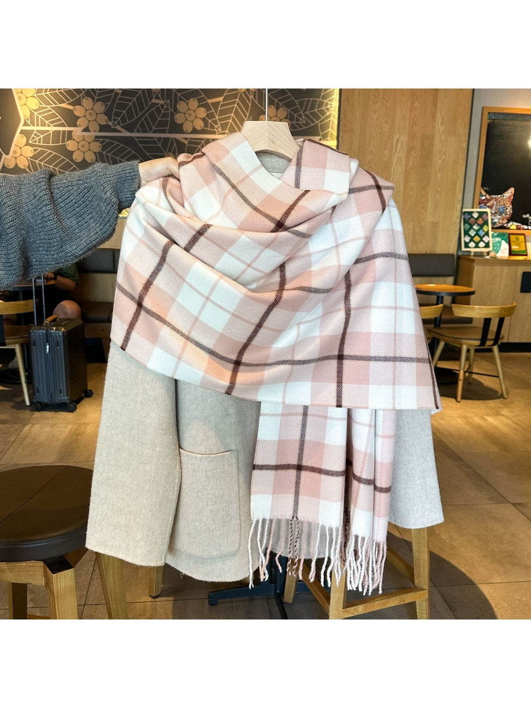 Scarvii - Classic Large-Check Fringed Winter Scarf