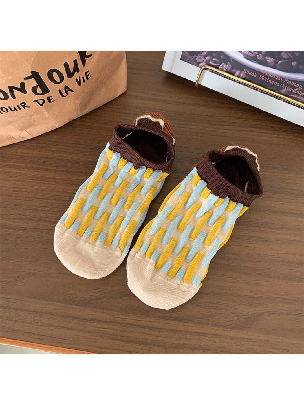 Rufia - Vibrant Abstract Pattern Low Ankle Socks