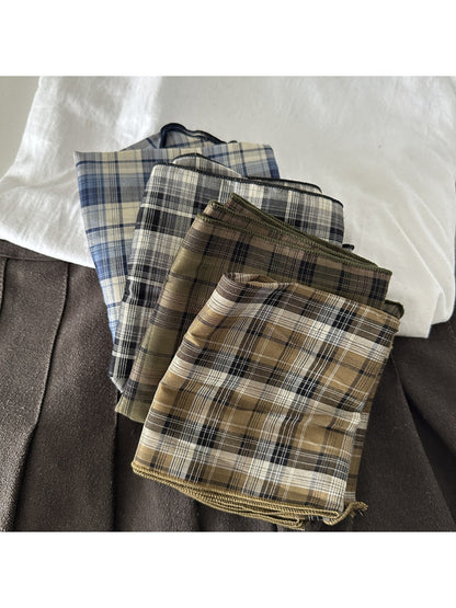 Scarvii - Plaid Pattern Triangle Scarf