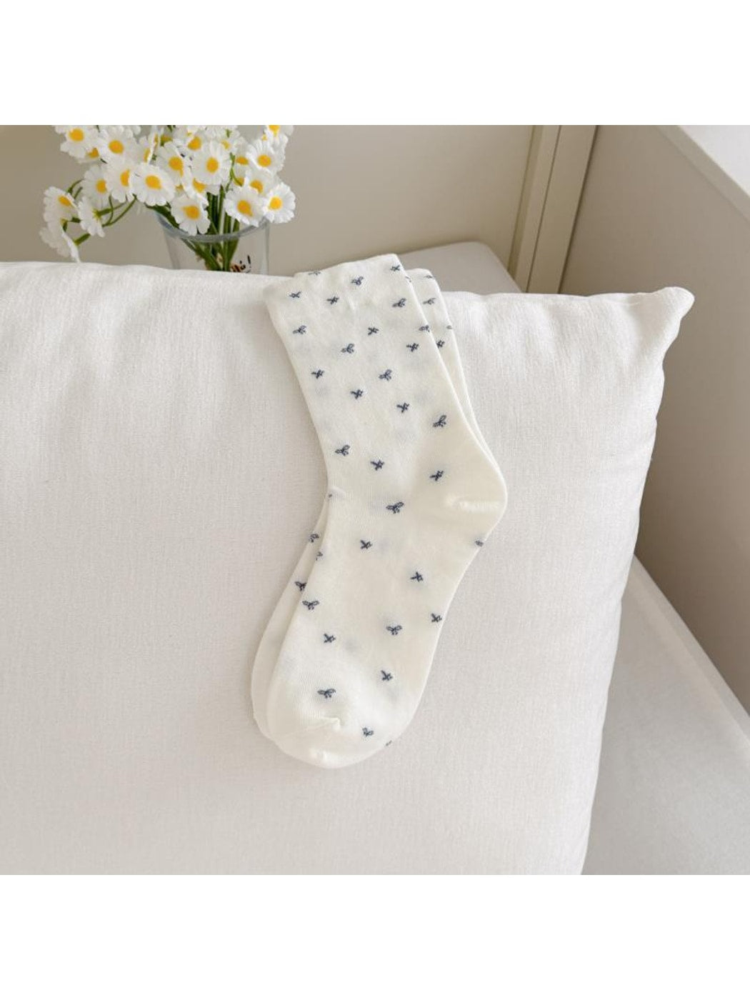 Rufia - Classic Bow and Plaid Pattern Crew Socks