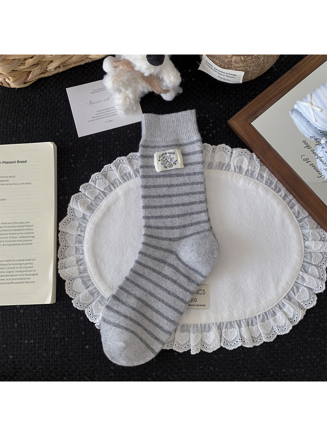 Rufia - Cute Cat Embroidered Crew Socks