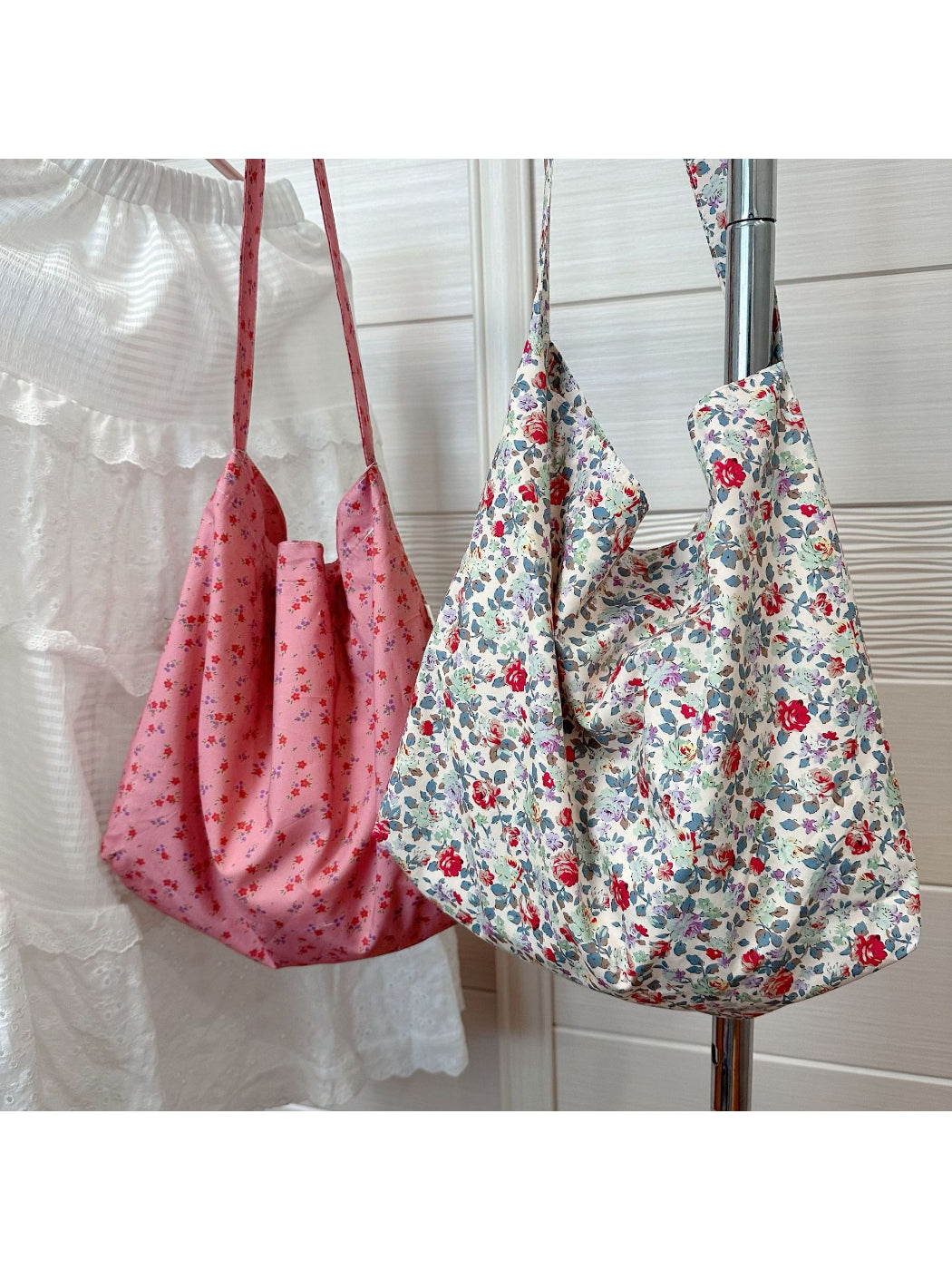 Cosbai - Soft Floral Print Slouchy Shoulder Tote Bag