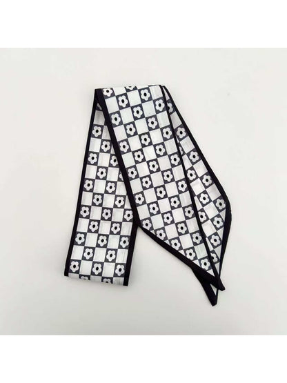 Scarvii - Bold Monochrome Pattern Skinny textile accessory detail view 6