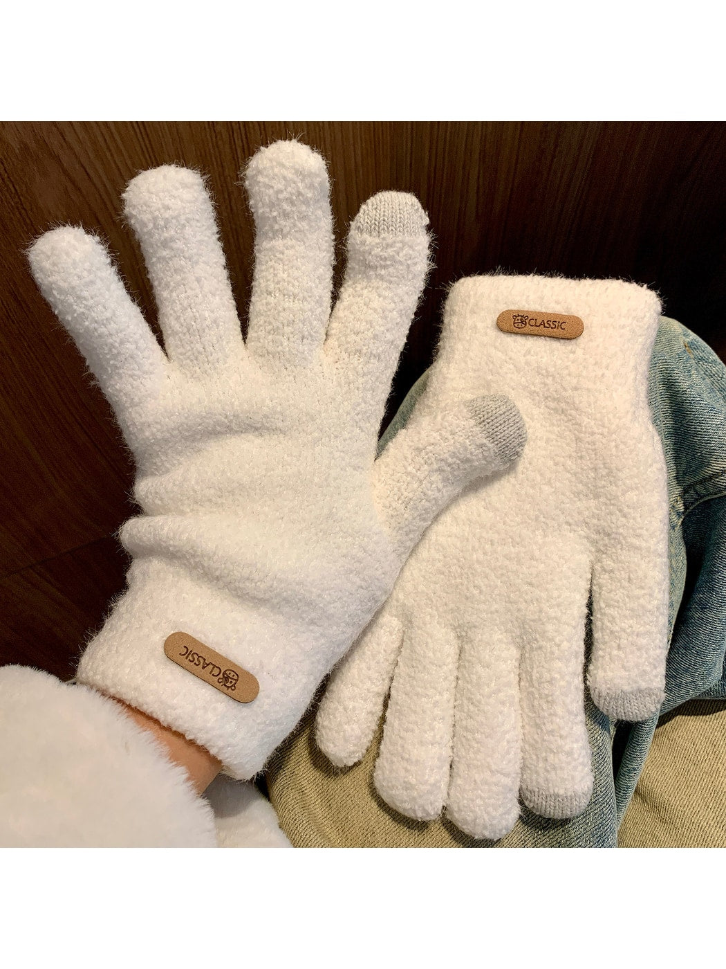 Gloving - Minimal Solid Color Winter Knit Gloves