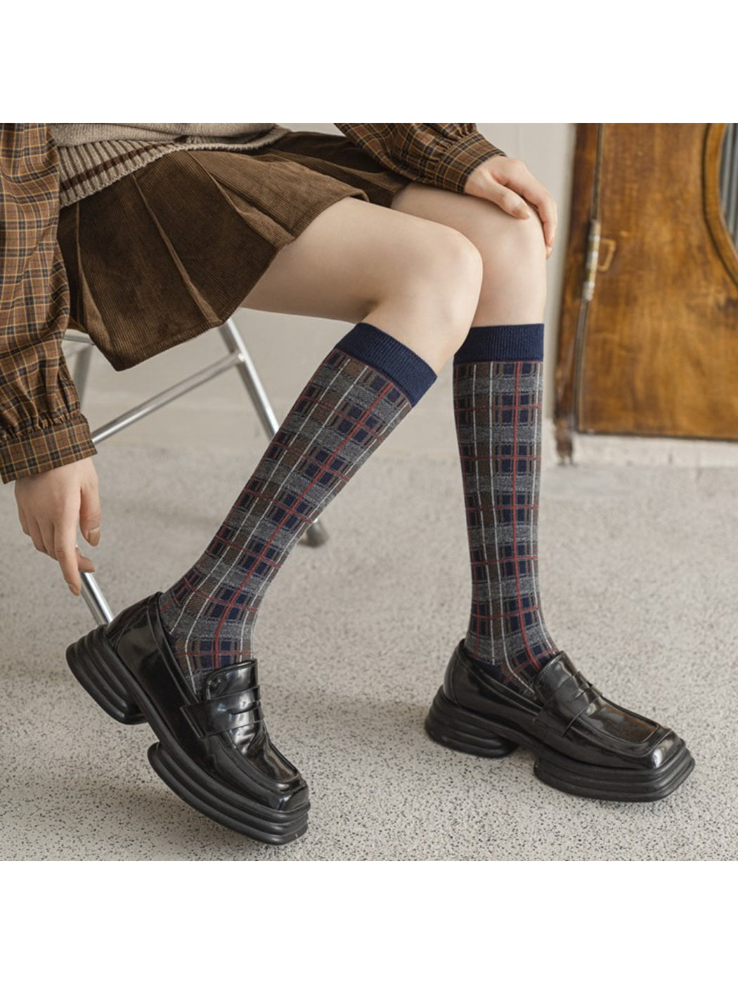 Rufia Retro Plaid Pattern Calf-Length Socks product image 2