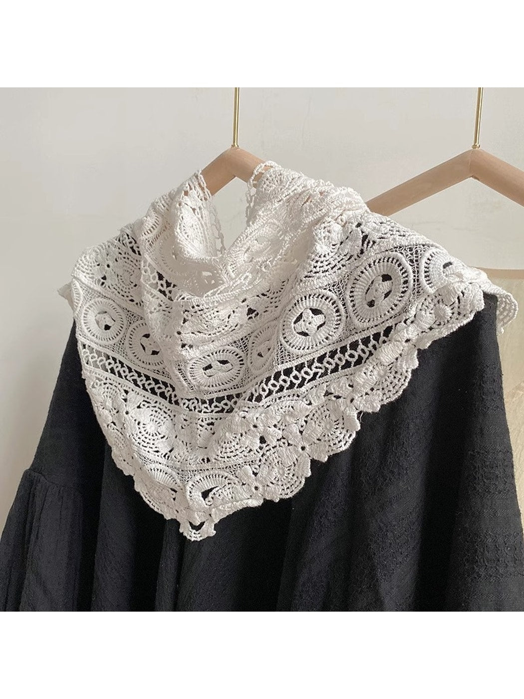 Scarvii - Bohemian Openwork Flower Triangle Scarf