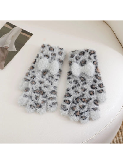 Gloving - Fuzzy Leopard Print Gloves