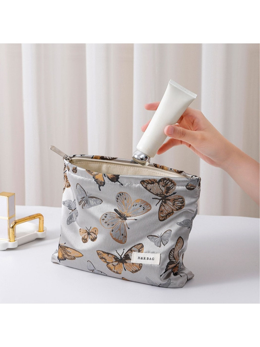 Cosbai - Butterfly Print Handheld Cosmetic Bag