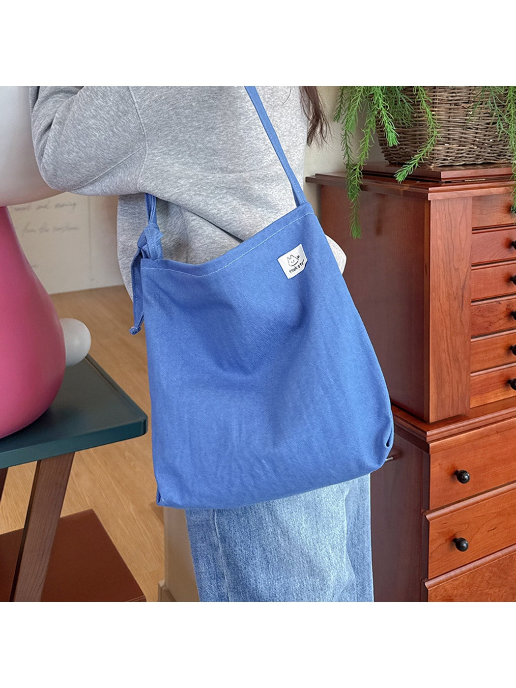 Cosbai - Solid Color Zipper Crossbody Tote Bag