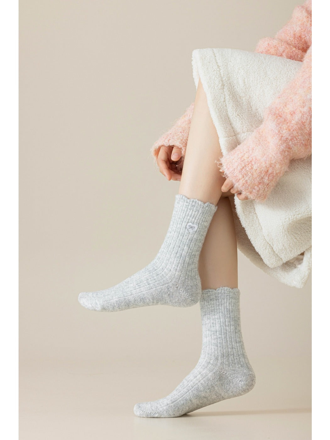 Rufia – Bow & Heart Embroidered Winter Socks